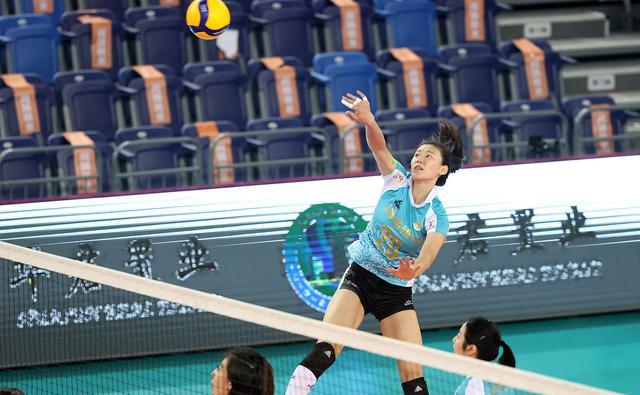 李盈莹|心疼！天津女排姐妹花暴瘦，李盈莹成“领导”，王艺竹竞争主力
