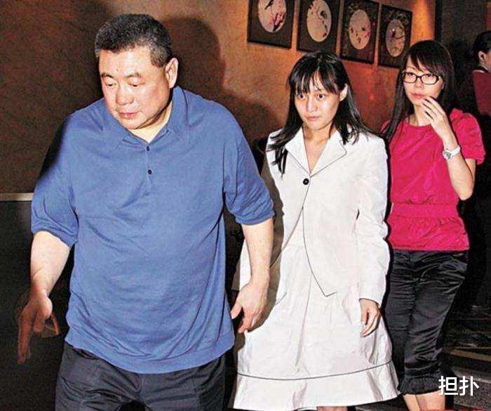 漫威|吕丽君女儿还在思念父亲，甘比女儿却已跻身豪门圈，同父不同命