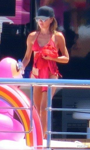 贝克汉姆|同样是度假，大本和詹妮弗累到不行，贝克汉姆一家却生龙活虎