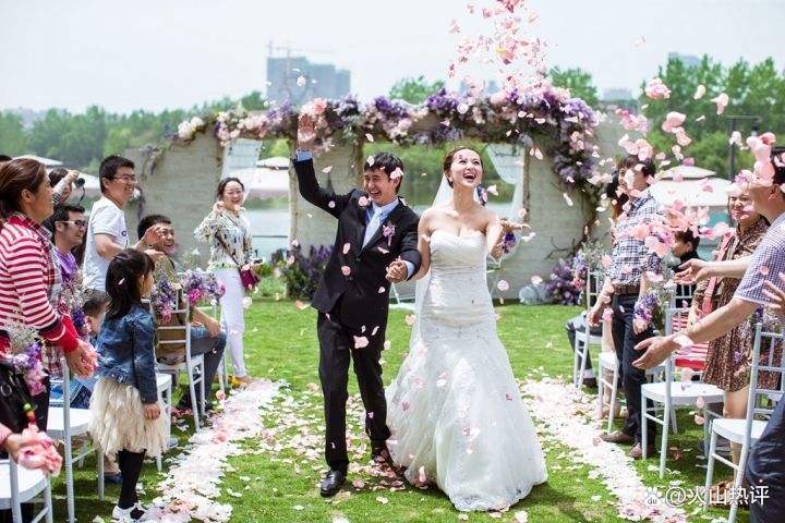 纪实:两兄弟同时结婚,婚礼简朴没有彩礼和嫁妆,这是爱情的样子