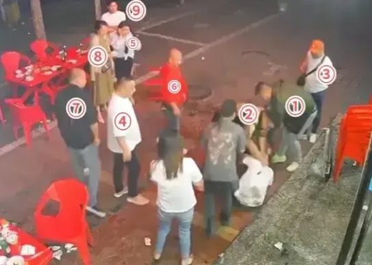 唐山事件已过大半月,实地探访陈某亮戴南老家,豪车别墅一应俱全