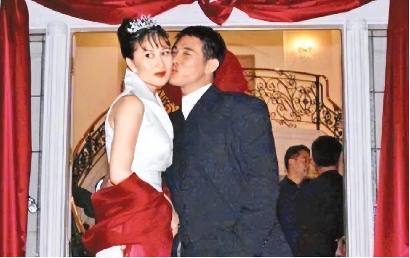 李连杰|同样是李连杰基因,把黄秋燕女儿和利智女儿一对比