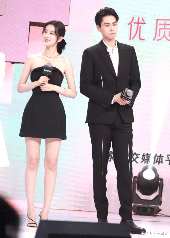 鞠婧祎|矮个女星谎报身高，穿高跷、垫木板、踩箱子，一拍戏就原形毕露