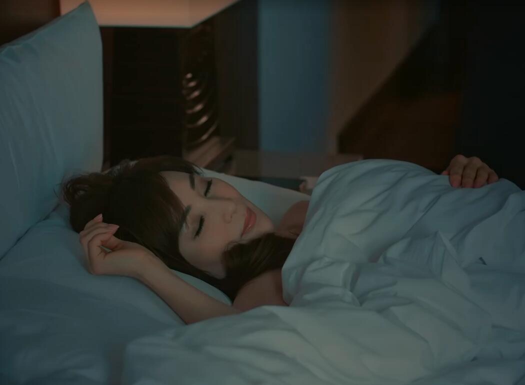 洛子峰|还是港剧敢拍，房地产大亨甘当“王八”，亲妈帮女友煮熟生米