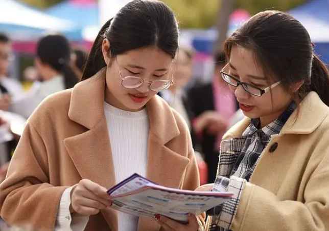 招聘|大型“钢铁集团”公开进行招聘,年薪很可观,应届生别错过