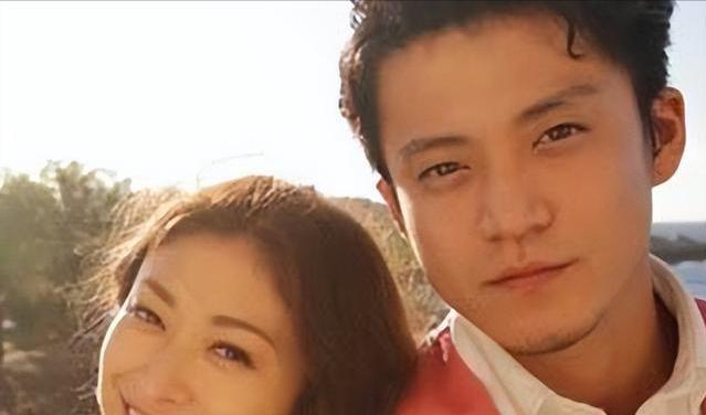 小栗旬|小栗旬不雅照流出，穿着清凉与俩女待房内，负了为他生娃的妻子