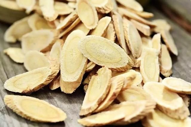 黄芪|黄芪水会影响肾脏吗?医生提醒:这5类中药尽量不要长期服用