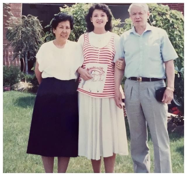 张兰|“奇女子”张兰横刀立马，孤军上阵，大S注定要被撕得稀碎