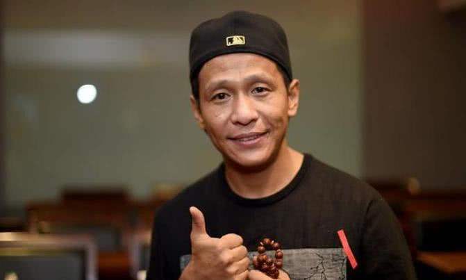 |宋小宝：抛弃发妻霍晓红，再婚娶小6岁女粉丝，如今成人生赢家