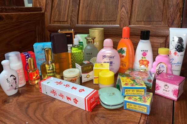 护肤品 6款被严重“低估”的宝藏国货护肤品，口碑好性价比高，嫩肌提肤