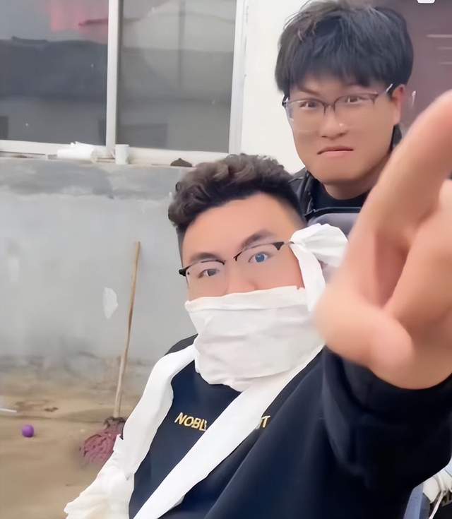 李沁|老杜被曝有手段，任何人在其面前都服服帖帖，许敏遭遇真心酸