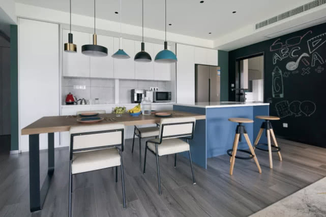 电视墙、沙发墙都舍弃!他为孩子,打造这套“互动”之家,羡慕