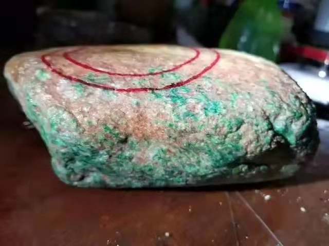 钧瓷|1.6公斤木纳原石，切开后竟然是这样？