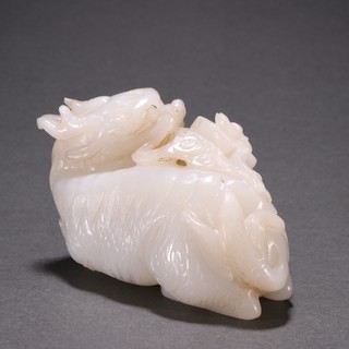 和田玉籽料|清代 和田玉籽料麒麟送书摆件