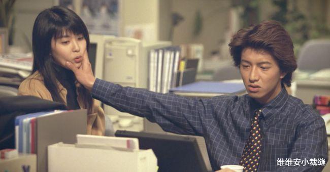 穿衣搭配|45岁的松隆子越来越时髦了，从首饰到搭配，凭优雅穿搭登上热搜