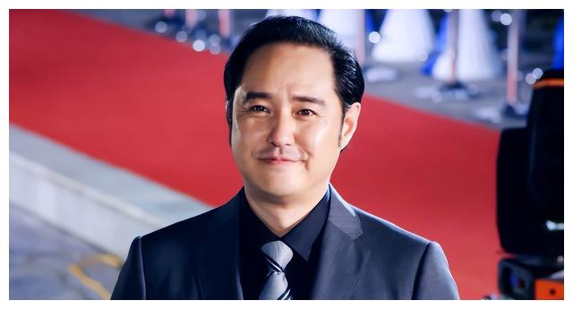 冯雷|冯雷:47岁仍未婚无子女,父母怀疑他有问题,他说自己是正常男人