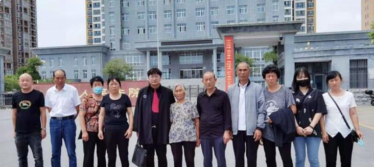 河南老太追凶记:两儿一孙被枪杀,拾荒12年只为找出最后一个凶手