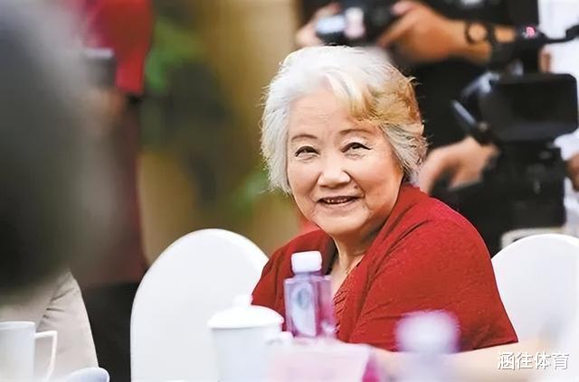 谢晋|首位影后祝希娟：40岁高龄生娃，79岁和初恋“躲”进养老院享幸福