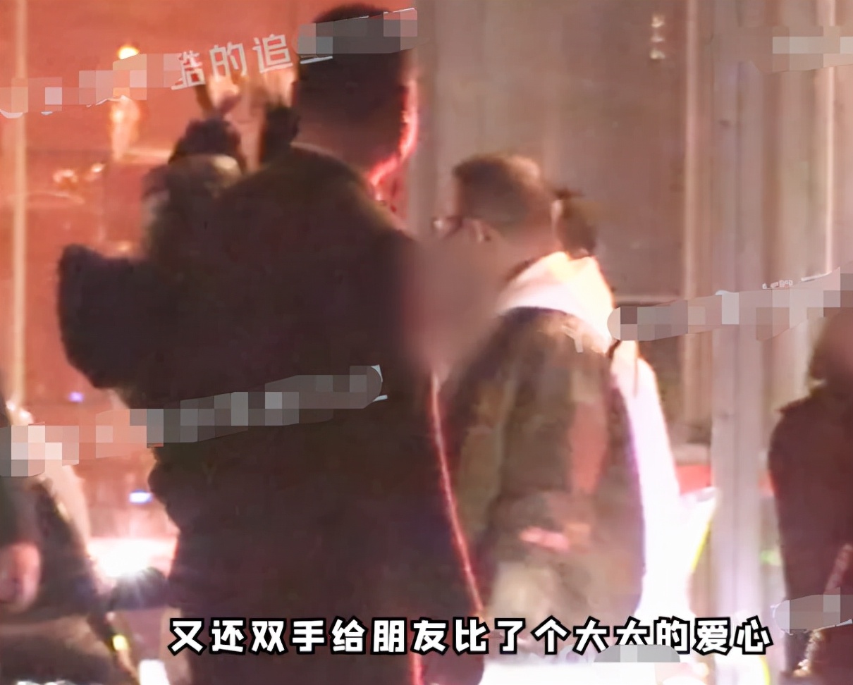 章子怡|汪峰带老婆去酒吧,章子怡被指喝到烂醉,街上手舞足蹈还推搡友人