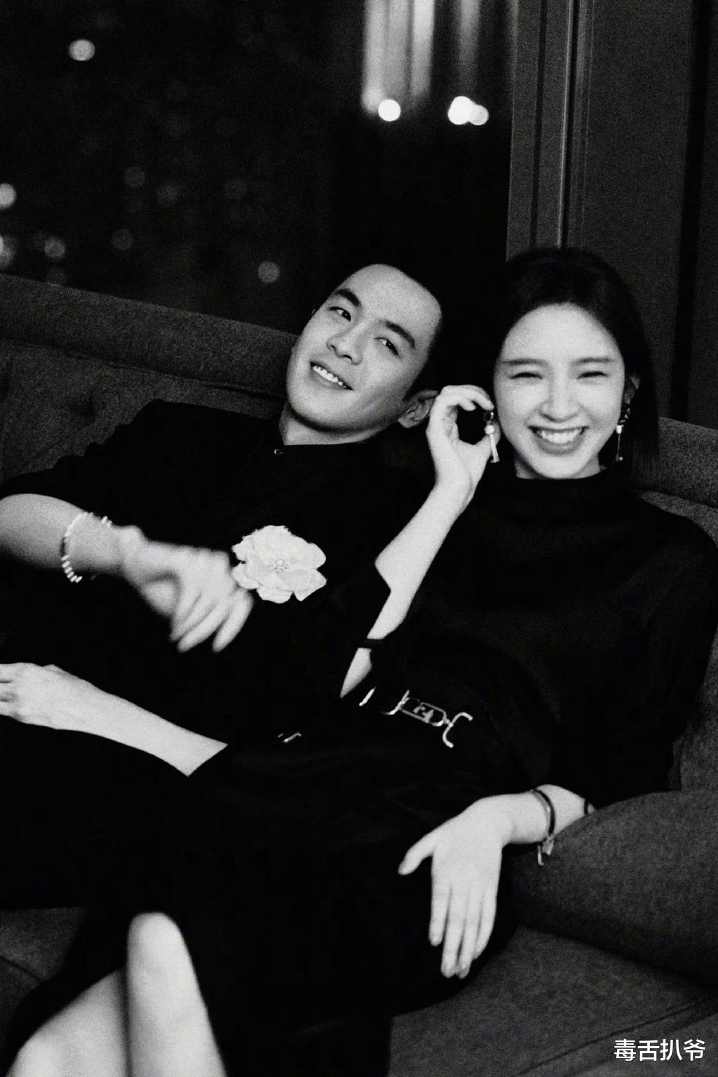 张若昀|张若昀唐艺昕合体露面!两人对视耳语高调撒糖,感情甜蜜如热恋