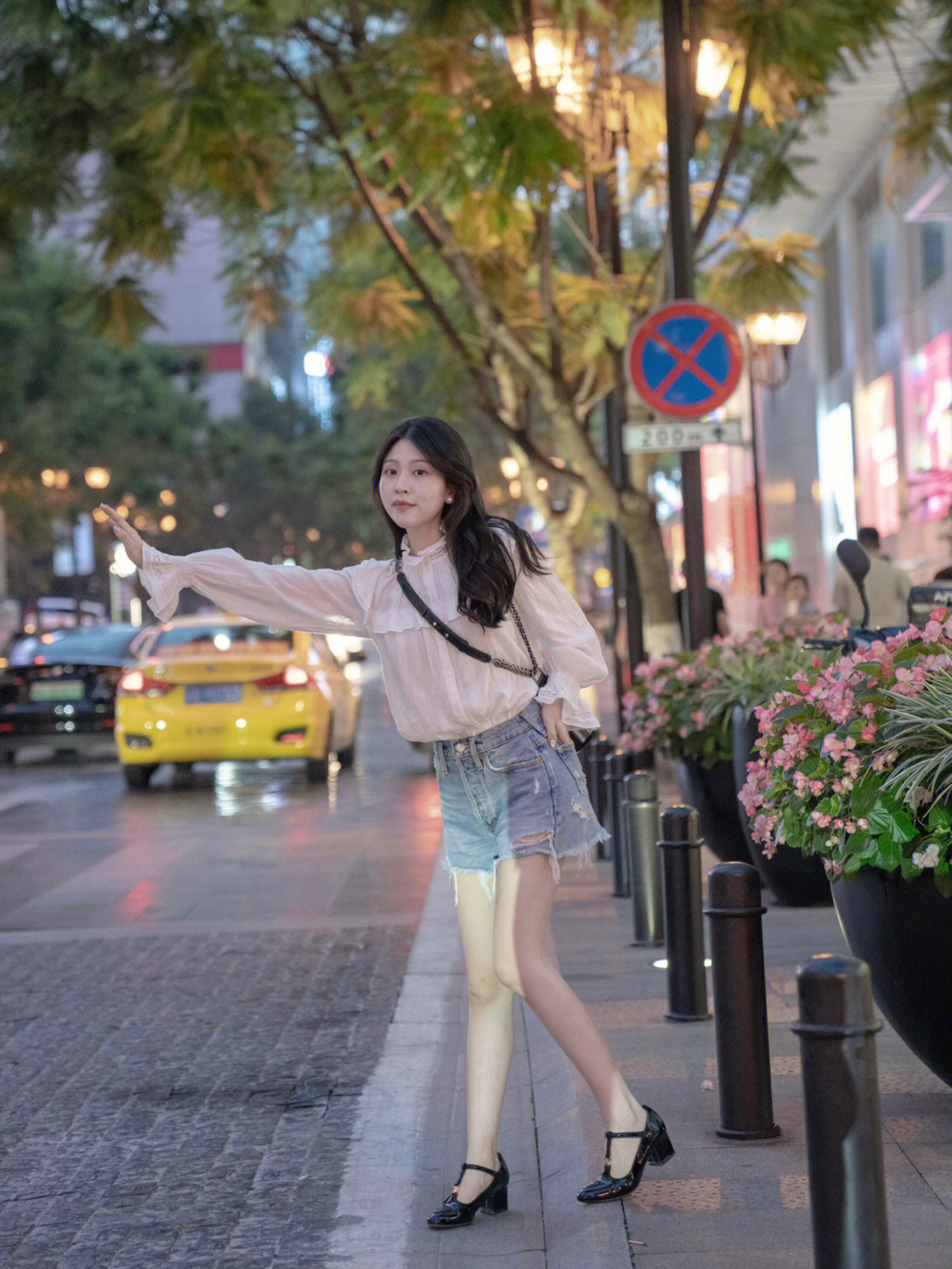 女人三四十岁怎么穿才减龄?分享几套搭配小技巧,让你高级又洋气