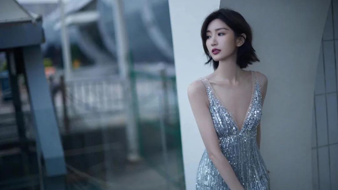 小姐姐|毛晓彤选夫记：果然又美又飒的女孩，老公随便选？