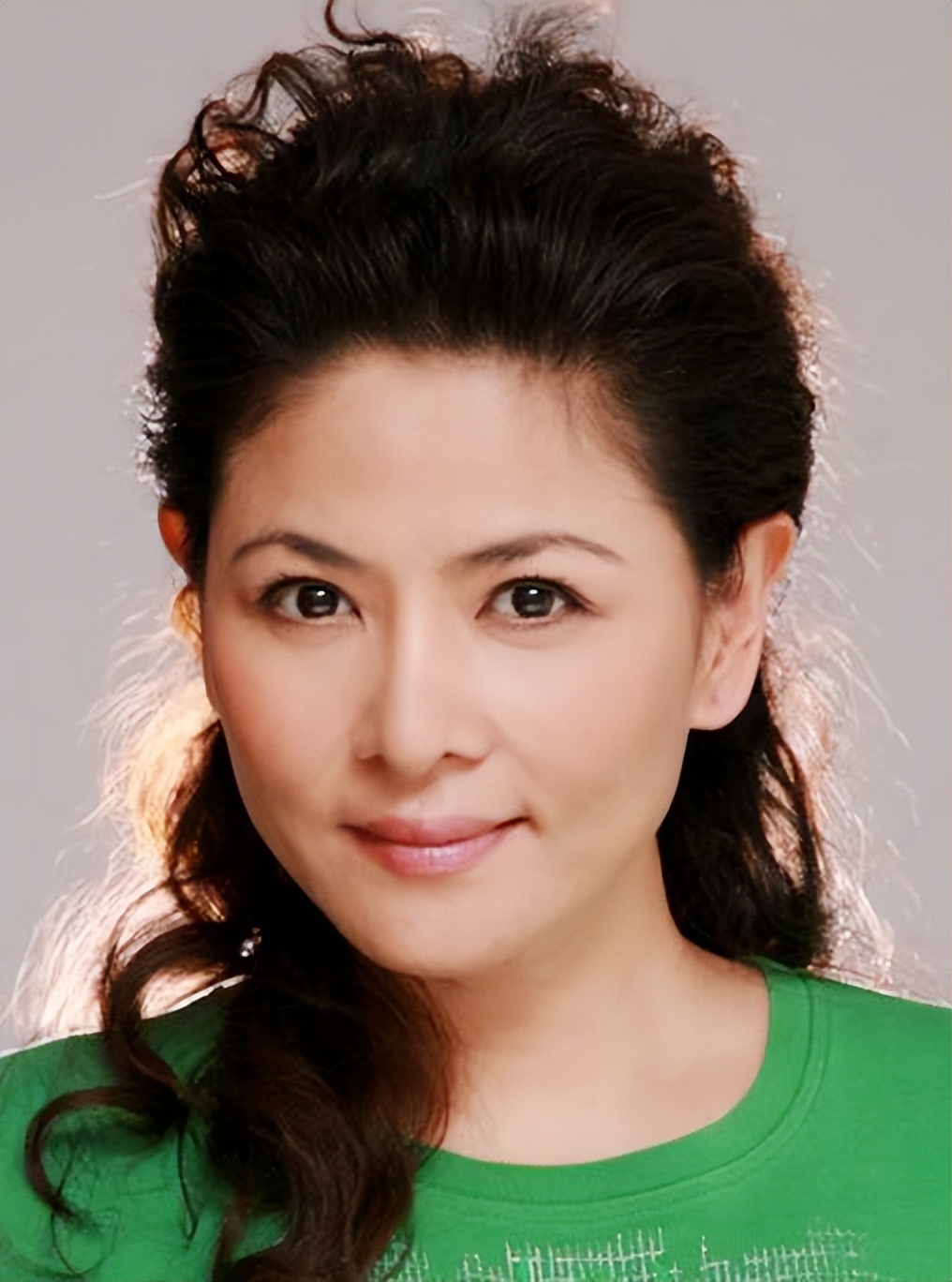 奚美娟|奚美娟：没出月子就离婚，单身养子27年，离婚多年与前夫情同一家