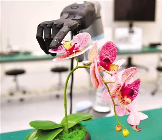 机器人|“一束光”让机器人也能拥有触觉??之江实验室这项技术惊艳世界