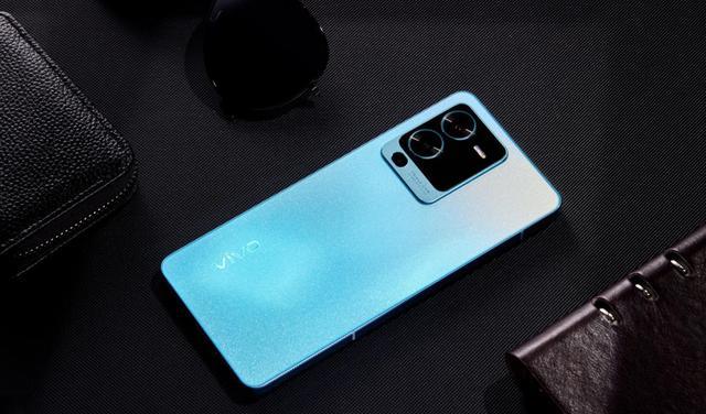 跑分|vivoS16Pro选用9000芯片，103万高跑分+1亿像素，配置崛起了