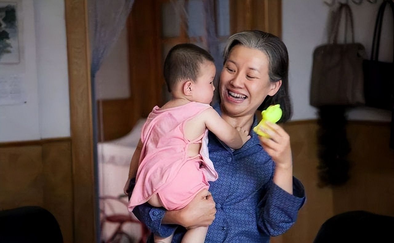 江德福|《父母爱情》:成年后才懂,死在马桶上的老丁,才是真的狠角色