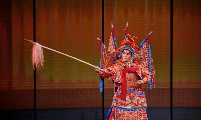 成龙|得成龙认可,还被节目组隐身,郑业成:不火是原罪