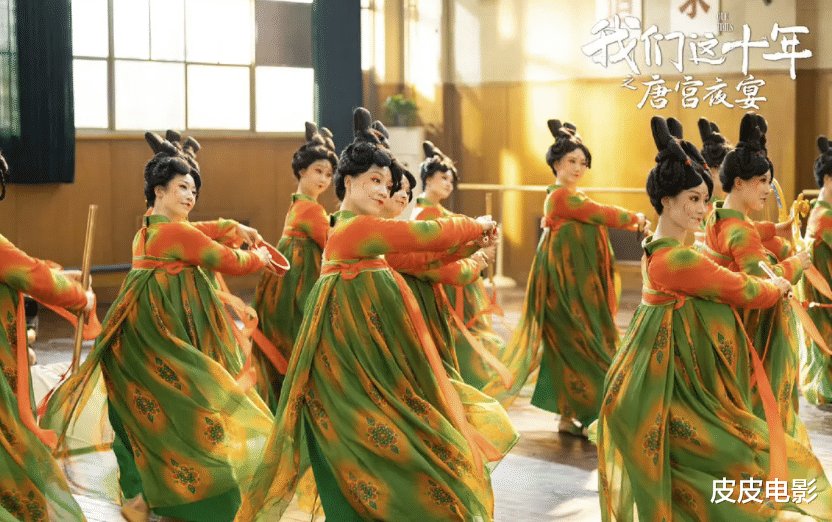 白百何|播放破2亿，白百何开了个好头，央视这剧一播就牢牢抓住了我眼球