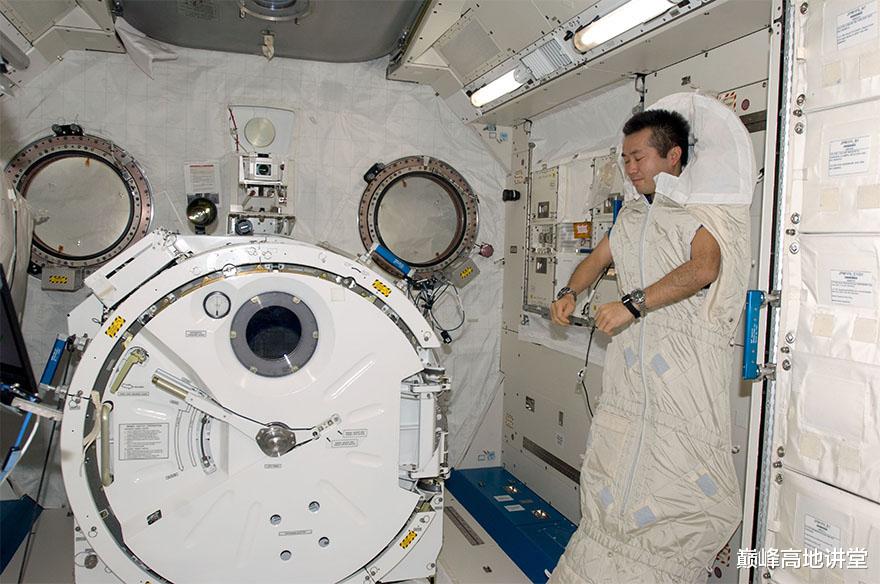 梦天实验舱内部画面公开:能在轨布放卫星,载人航天的集大成者