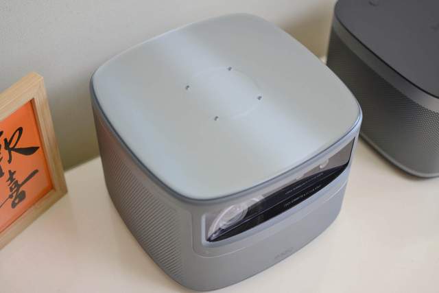 投影仪|备受关注的极米H3S与坚果J10S哪款值得买？真机实测告诉你答案