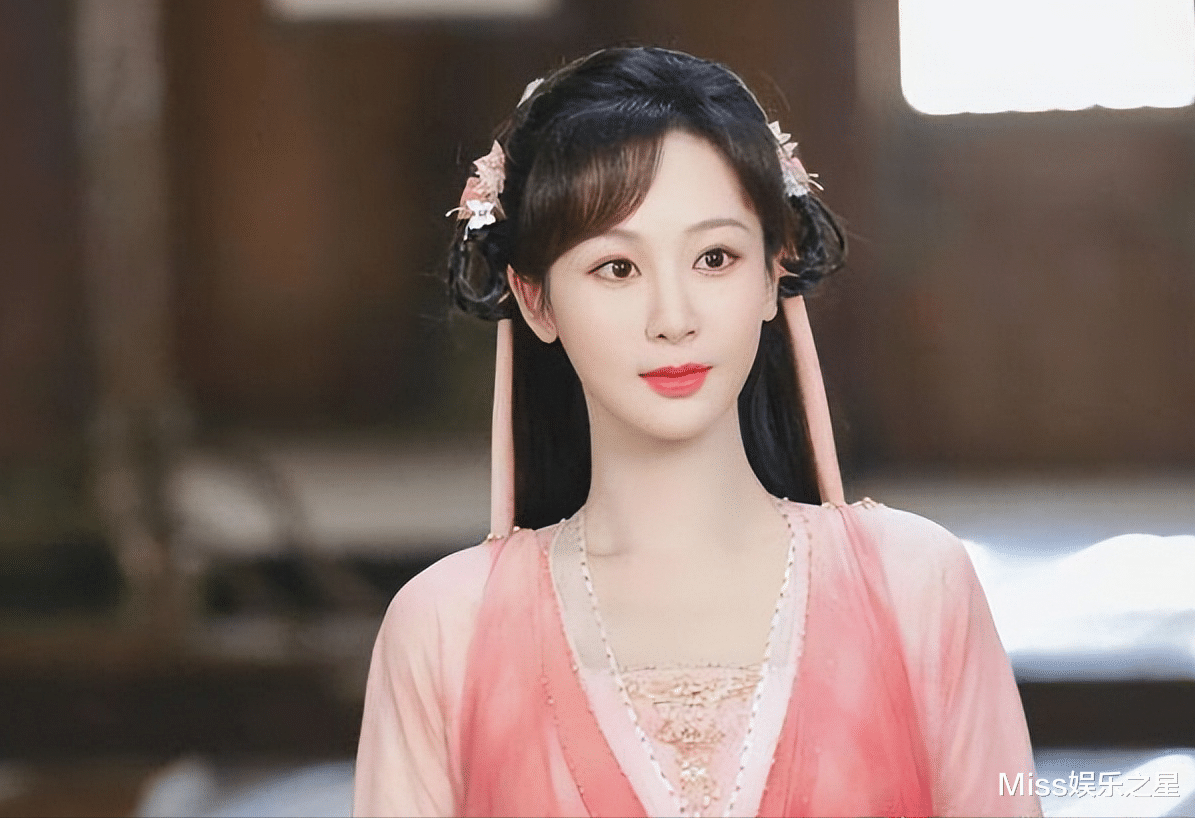 杨紫|从被逼成为美女，到实现商业价值，杨紫的富婆之路是演员的蜕变