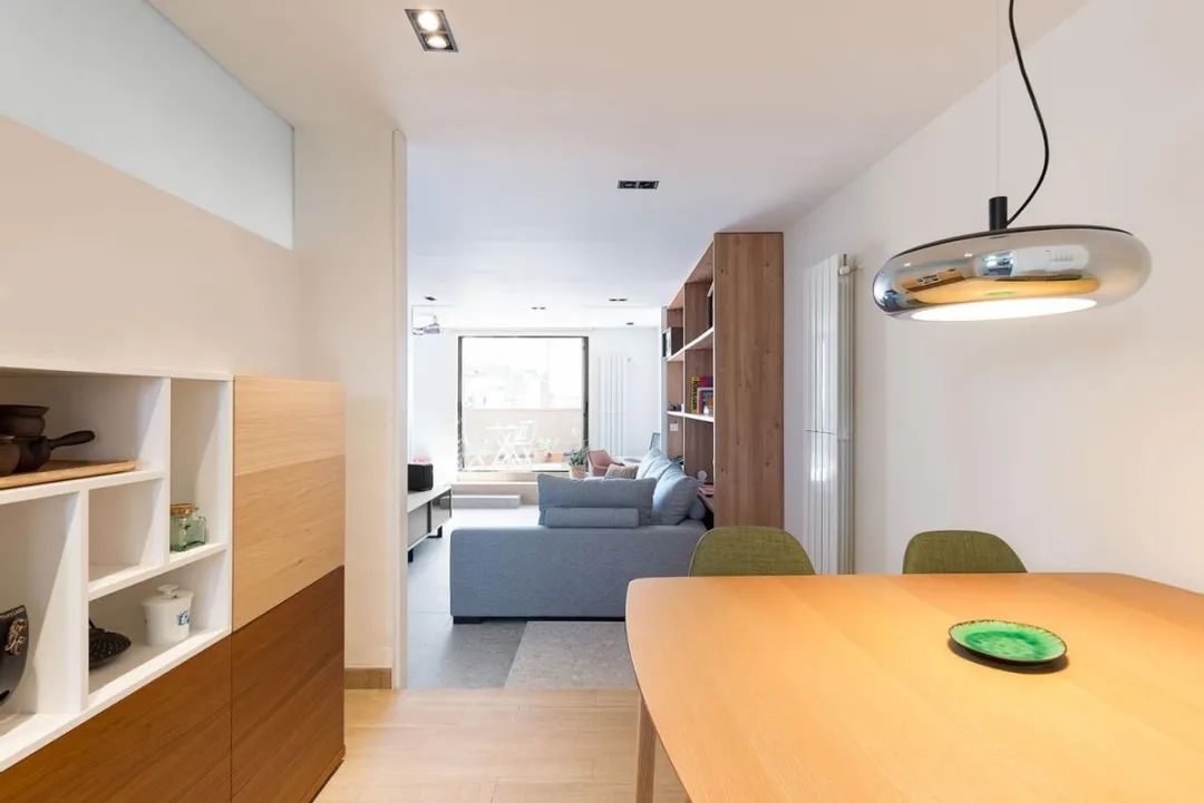 123㎡阁楼设计,空间明亮通透,露台还能欣赏美景,简直不要太舒适