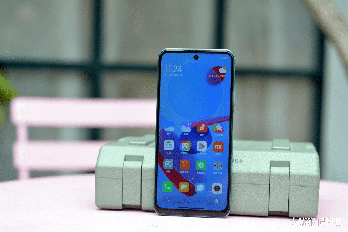 小米科技|预约破三万！小米新机还未发布已成爆款！真的强吗？