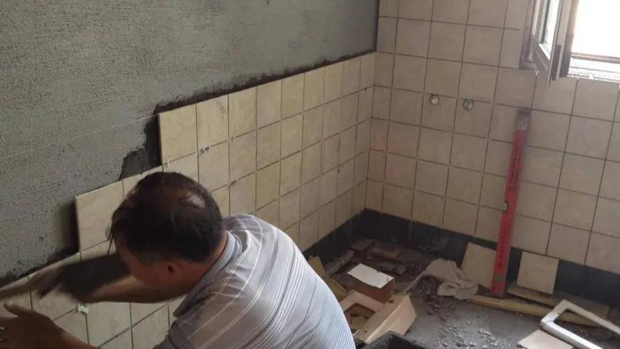 瓦工|年薪30万的瓦工没人学，月薪3000的工作挤破头，揭开病态现象