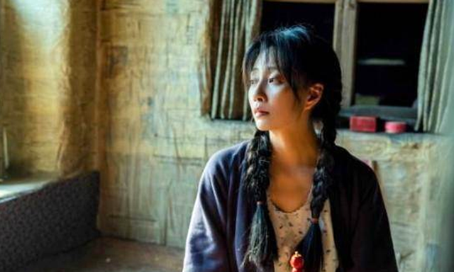 谭松韵|电视剧《人世间》中，女人向男人如此表白，一句话胜过千言万语