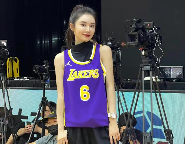 |谈起腾讯NBA女主播，就不得不提起小姨妈的大名了，你更喜欢谁？
