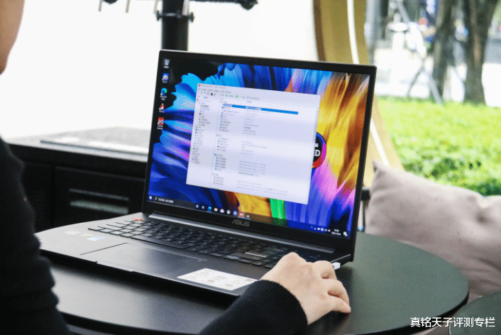 Python|开学买笔电不用愁！灵耀Pro16：轻薄+游戏本性能，此时入手最佳