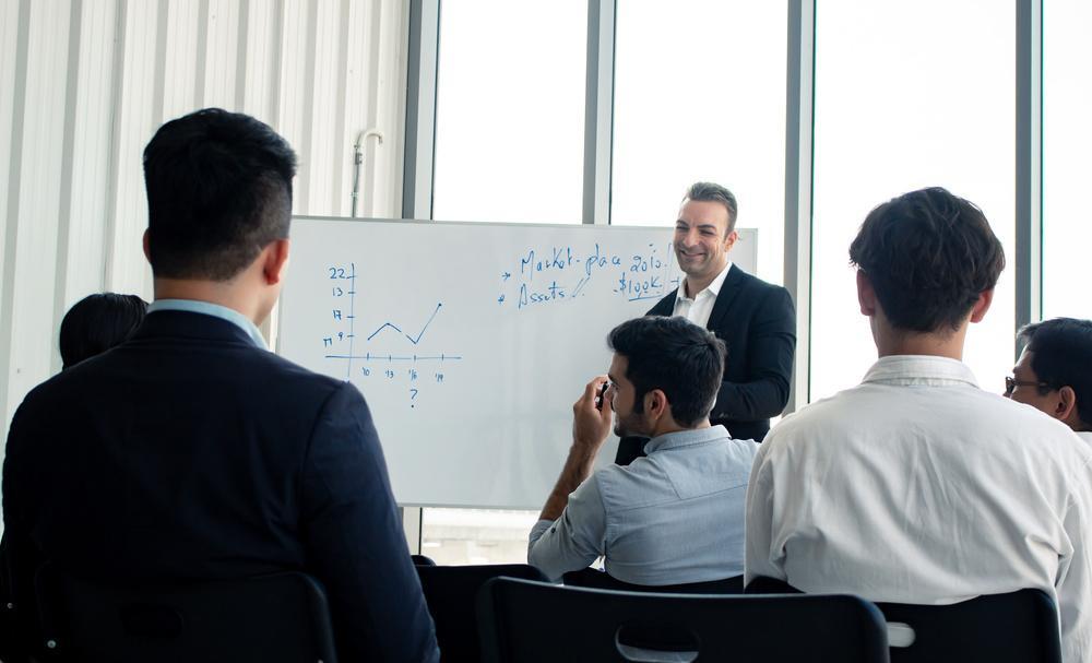 职业装|微小说：副科长人选