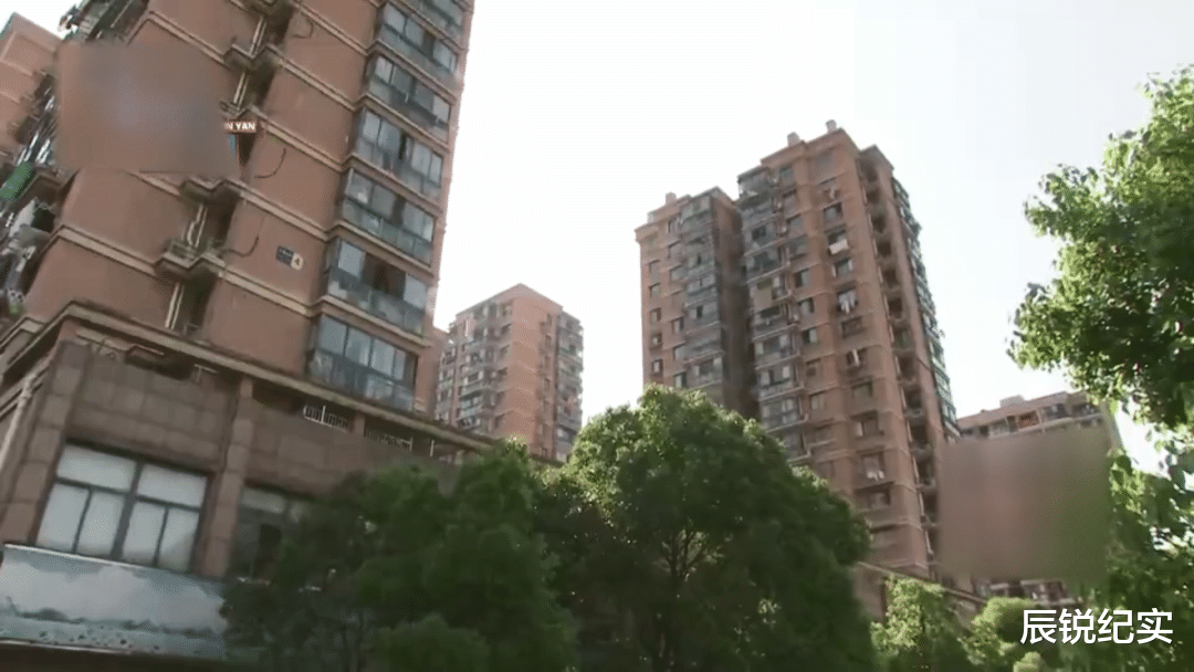 武汉|小伙租房意外碰到凶宅,找房东退房,中介却反要赔偿