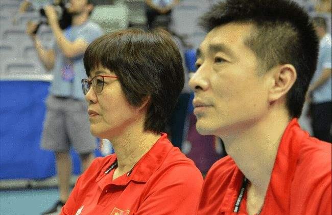 女排|定下了，恭喜安家杰，郎平最担心的事发生，女排主帅选聘留遗憾
