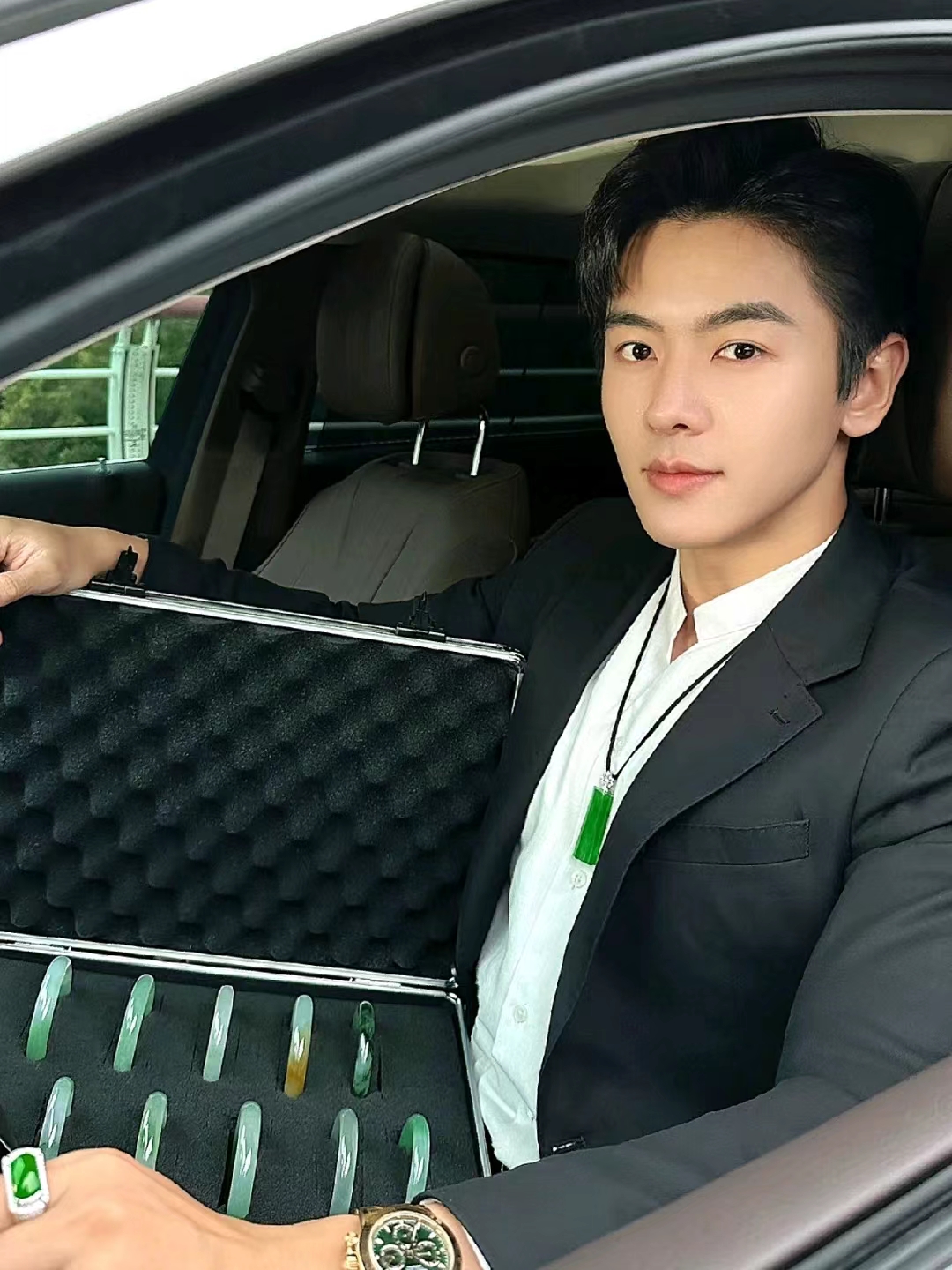 翡翠|翡翠中也有“海克斯科技”跟“科技与狠活”?