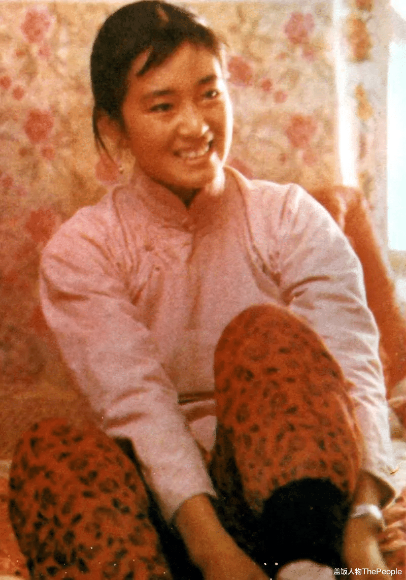 明星|女明星们扮土太奇葩，有人放不下精致的妆，有人下血本增肥毁形象