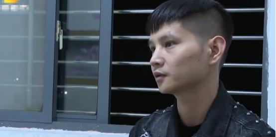 2020年,丢失28年儿子终于找到,湖南重病父亲摘掉呼吸机亲自迎接