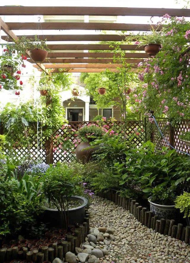 不动产登记|院子留个走廊吧，用木格栅做顶，攀些藤蔓，冬天坐下面想想都惬意！