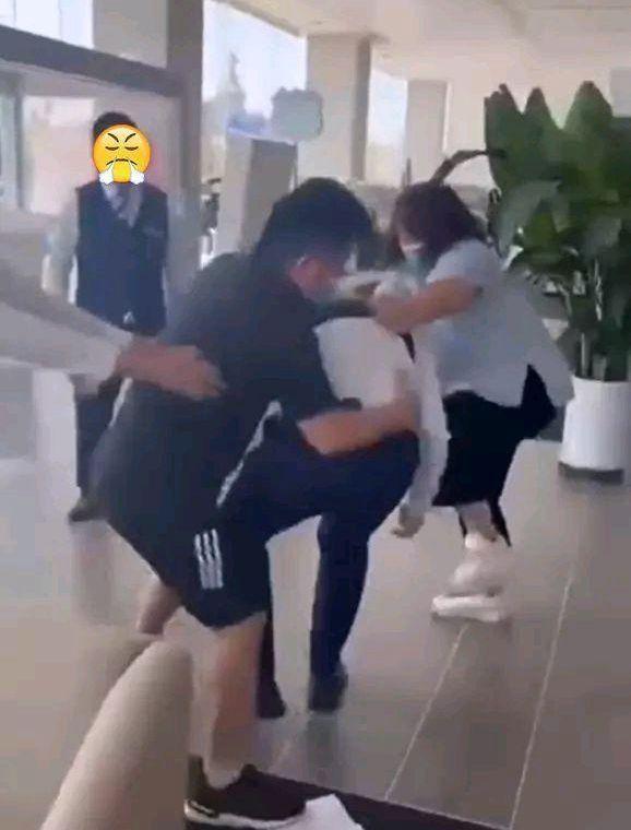 现代农业|张小泉又被骂了 / 职场人最不爱的表情,还是它