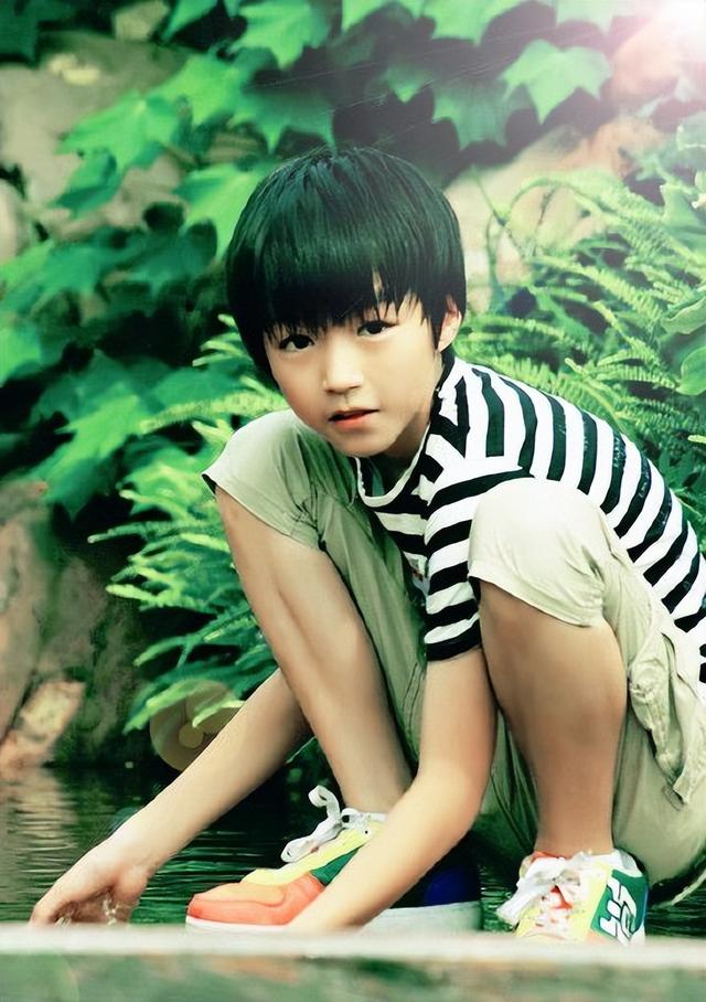 王俊凯|王俊凯妈妈龚声宏,为培养儿子放弃事业,如今儿子成她的骄傲